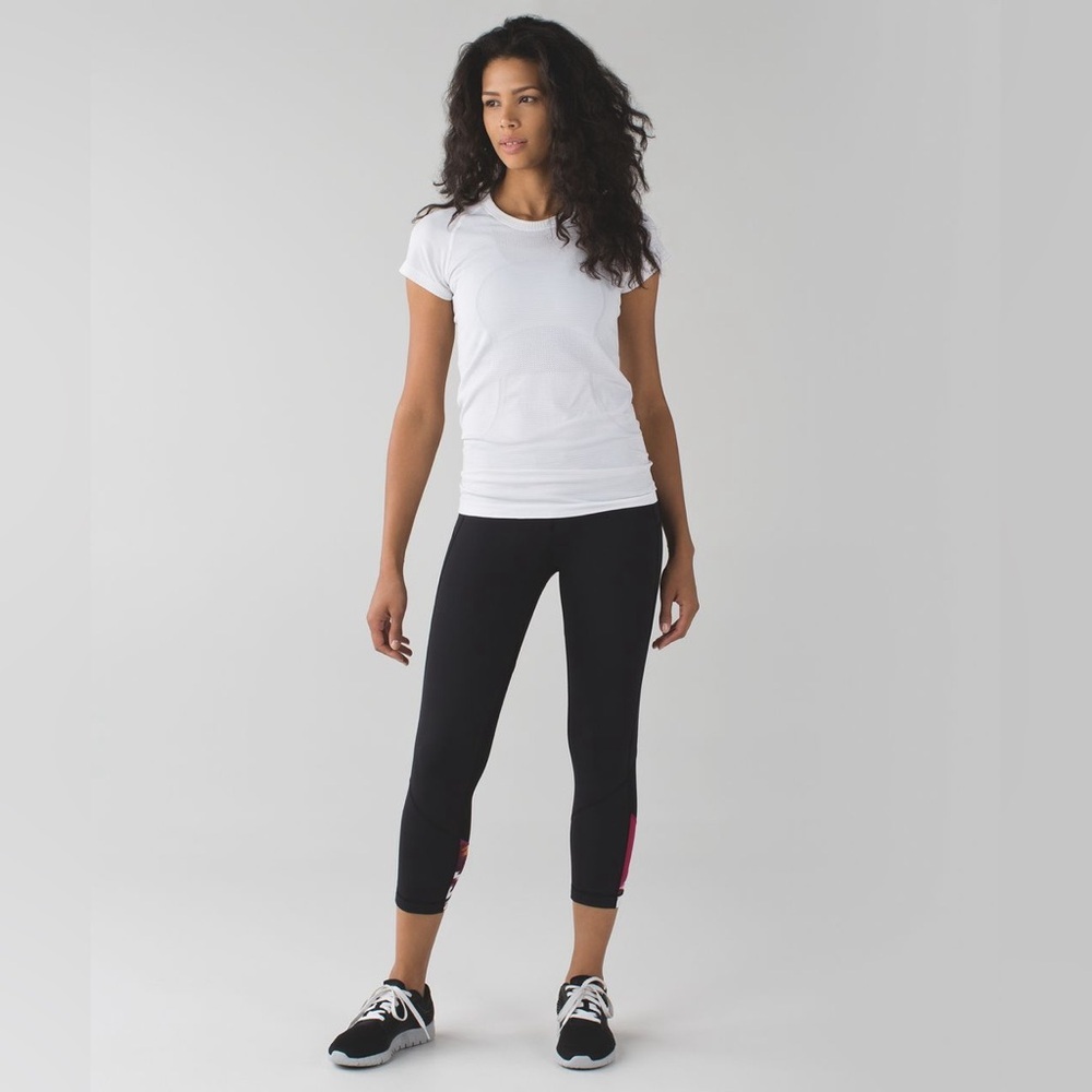 Lululemon Pace Rival Crop Leggings Women’s 8 US Black Berry Rumble - Picture 3 of 13